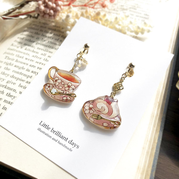 Teaset earring -Sakura-｜桜ティーカップ＆スイーツセットイヤリング・ピアス 紅茶 2枚目の画像