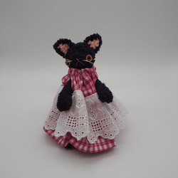 【あみぐるみ】黒猫　ドレス　ギンガムチェック　肉球つき【186】 9枚目の画像