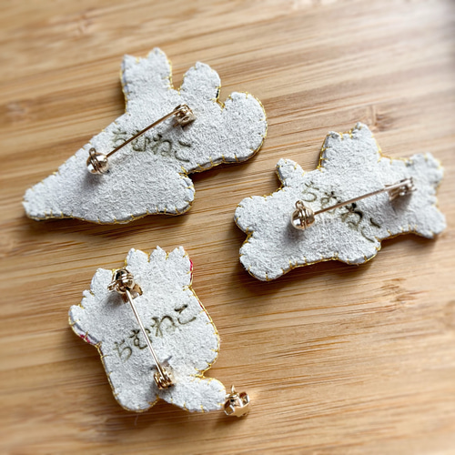 Embroidery brooch] How to make a cute silhouette brooch with