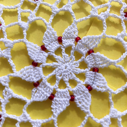 NOKOのカラフルレース編み 深紅ドロップモチーフドイリー 4枚目の画像