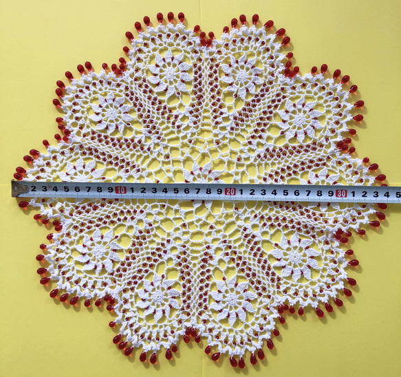 NOKOのカラフルレース編み 深紅ドロップモチーフドイリー 8枚目の画像