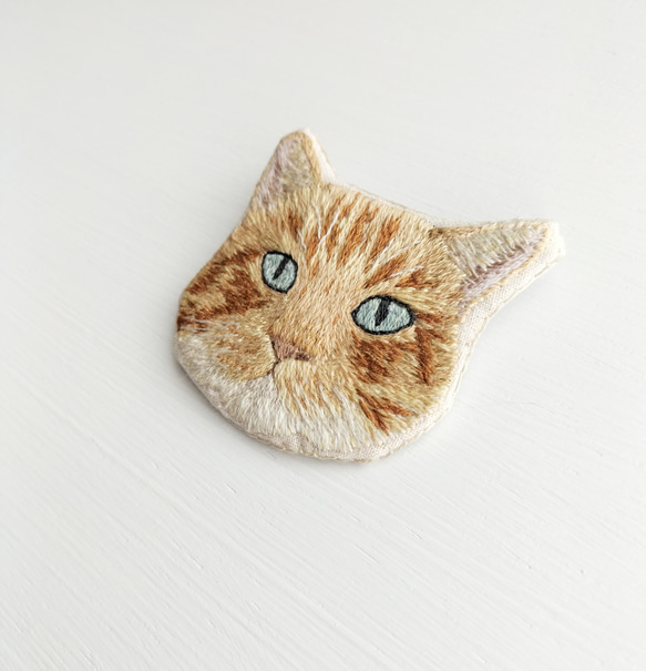 【限定1点】猫刺繍のブローチ　茶トラB 3枚目の画像