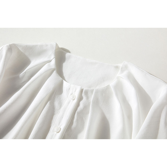 パフスリーブシャツ　シンプルシャツ　ホワイト　M-Lサイズ  L184 3枚目の画像
