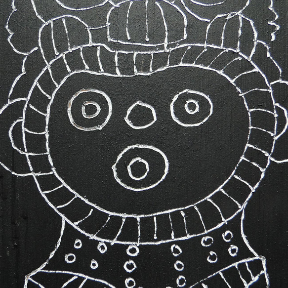 目の丸い土偶のウッドバーニングアート 原画 絵画 木雑貨 木工 アナログイラスト 2枚目の画像