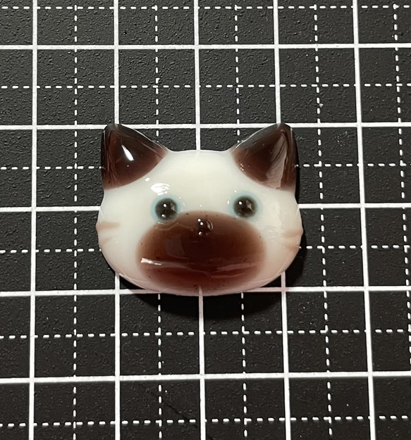 迷子札 猫顔  （茶白猫） 2枚目の画像