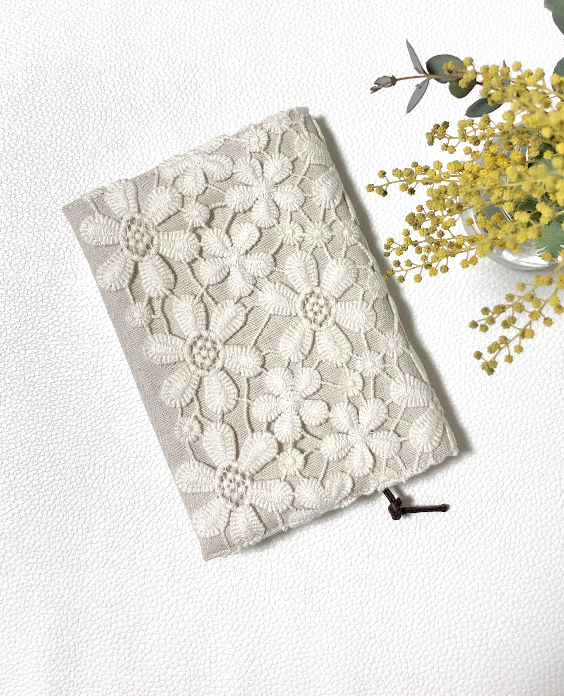 レース レトロフラワー ブックカバー 文庫本サイズ ハンドメイド