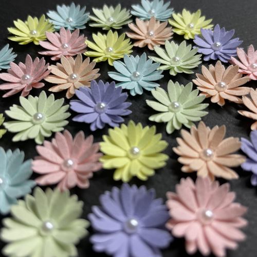 激安先着 ペーパークラフト＊中くらいのお花達セット＊パステル系セット ビーズ、ガラス