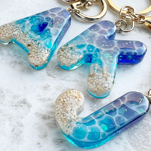 海を切り取ったアルファベット イニシャルキーホルダー 海を切り取ったアルファベット イニシャルキーホルダー