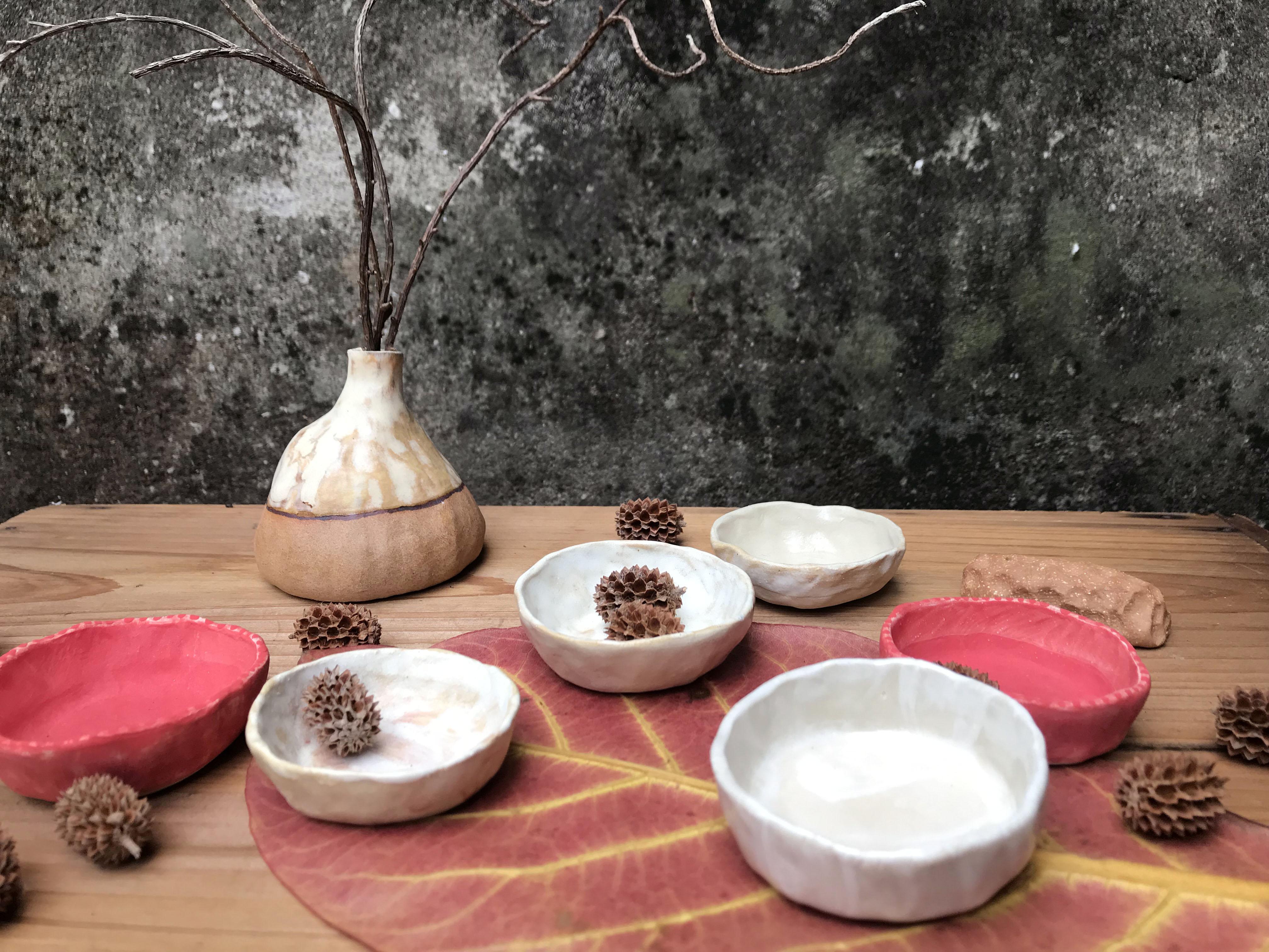 naturalママ様　新品　陶器　陶芸作家　黒のプレート6枚(山なり)  I naturalママ様 新品 陶器 陶芸作家 黒のプレート6枚(山なり) I