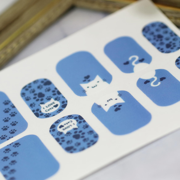 ネイルシール・白にゃんこ（ブルー）白猫・肉球/Ｍサイズ（標準サイズ） 2枚目の画像