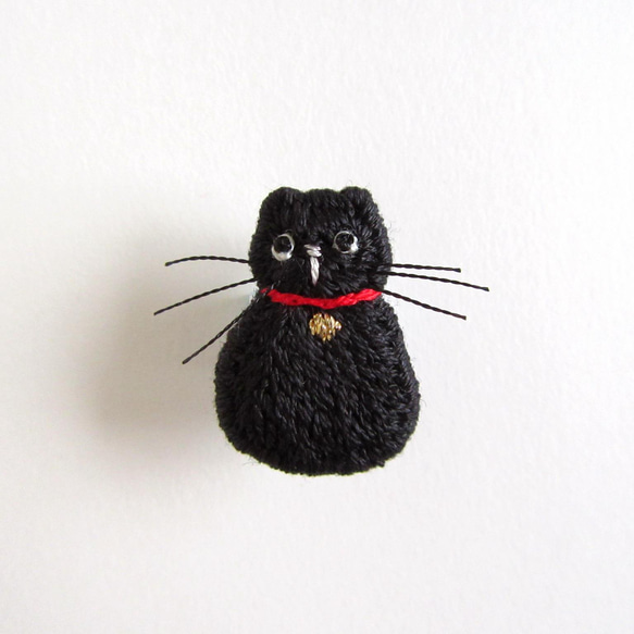 受注制作『黒猫』刺繍ブローチ 1枚目の画像
