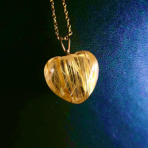 小さいけどサシがドゥリドゥリ！極細タイチンルチルたん！綺麗！ プレミアム jí(ジン)タイチンルチルクォーツ(キャッツアイ効果