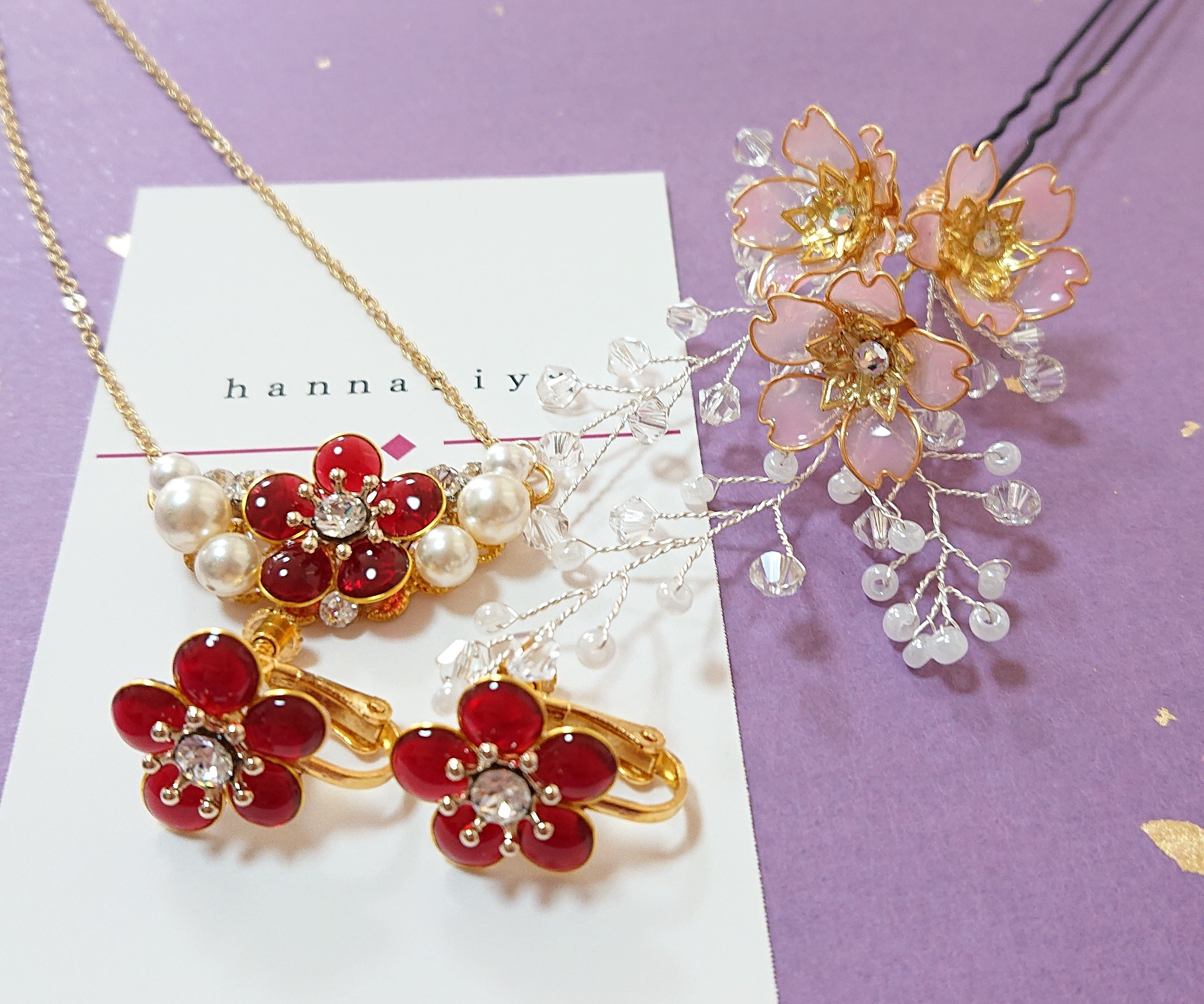 再販まつり✨嬉しい オマケ 付き✨艶 真紅 赤 梅ピアス 梅イヤリング 梅ネックレス3点セット 上品 キレイめ 透明感