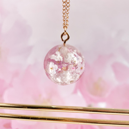 【楽ギフ_のし宛書】 桜の空玉レジン ネックレス 球体レジン 球体アクセサリー ネックレス・ペンダント