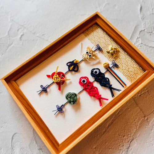 【引取り限定】五月人形 五月人形】10号 純金箔押 赤糸威 兜収納飾り〈一徳作〉[245-042