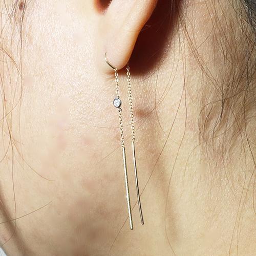 艶消し加工☆K18 天然ダイヤモンド 0.1ct Uピンチェーンピアス