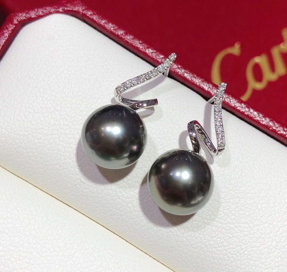 高級】天然タヒチ黒蝶真珠 ダイヤモンド付きピアスk18 ピアス  