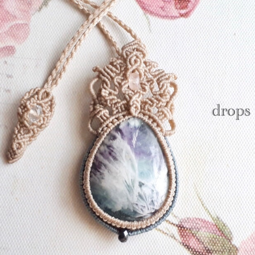 ☆一点物☆エンジェルフェザーインフローライトのマクラメペンダント