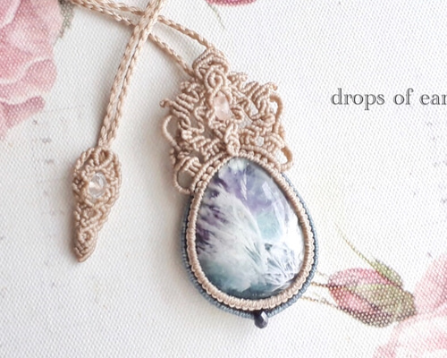 エンジェルフェザーフローライトマクラメ編みネックレス♡希少2色ハックマナイト使用 エンジェルフェザーフローライトマクラメ編みネックレス♡希少2色