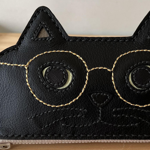 猫好きが作った本牛革メガネケース 黒猫金色の細縁メガネ 送料