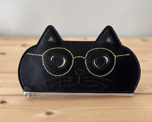 猫のメガネケース K.TAMAO作 全て手縫いのハンドメイド 姫路レザー 猫のメガネケース K.TAMAO作 全て手縫いのハンドメイド 姫路レザー