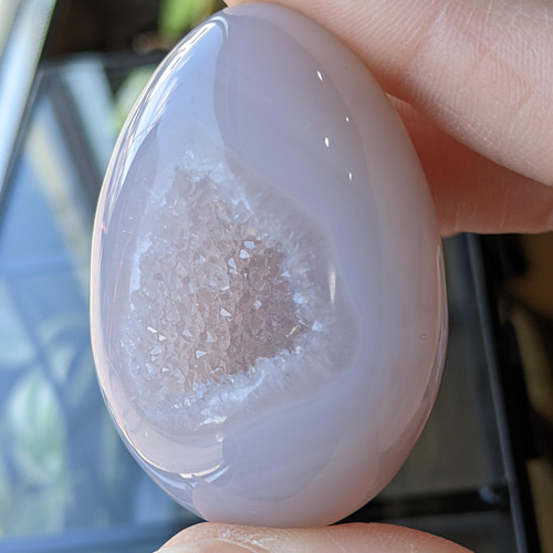 ☆笑口瑪瑙ジオード(卵型)☆置き石 その他雑貨 ファミリア 通販