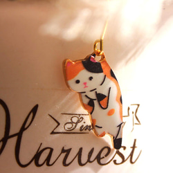 32 ブローチシリーズカラフル猫さん✨ハンドメイドピアスorイヤリング