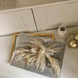 【メッセージ入れ・名入れ可能】パンパスグラスの横長ホワイトスワッグ　スワッグ　ドライフラワー　横長スワッグ 2枚目の画像