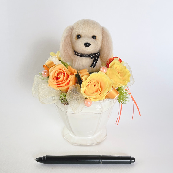 ダックスロング（クリーム）のプリザーブドフラワーアレンジメント(イエロー)　犬　母の日　花　お祝い　プレゼント　かわいい 6枚目の画像
