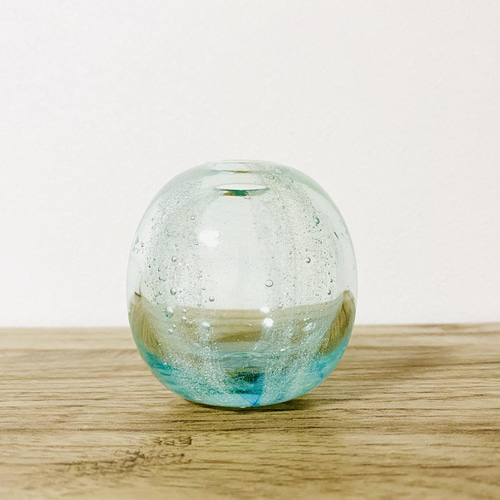 みずみずしい泡のラインのガラスの一輪挿し✴︎blue✴︎ 花瓶