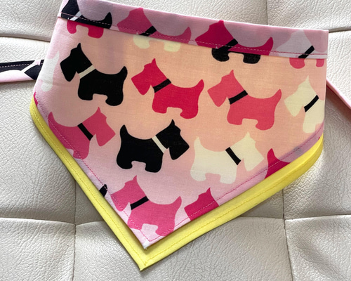 No.3037☘️ 犬猫用 リバーシブル バンダナ XSサイズ ダルメシアン 花柄 No.3037☘️ 犬猫用 リバーシブル バンダナ XSサイズ