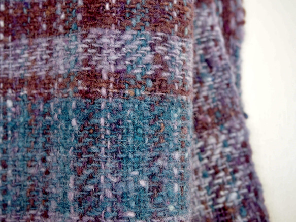 手織り・手紡ぎ糸使用、三枚斜文織りマフラー 2枚目の画像
