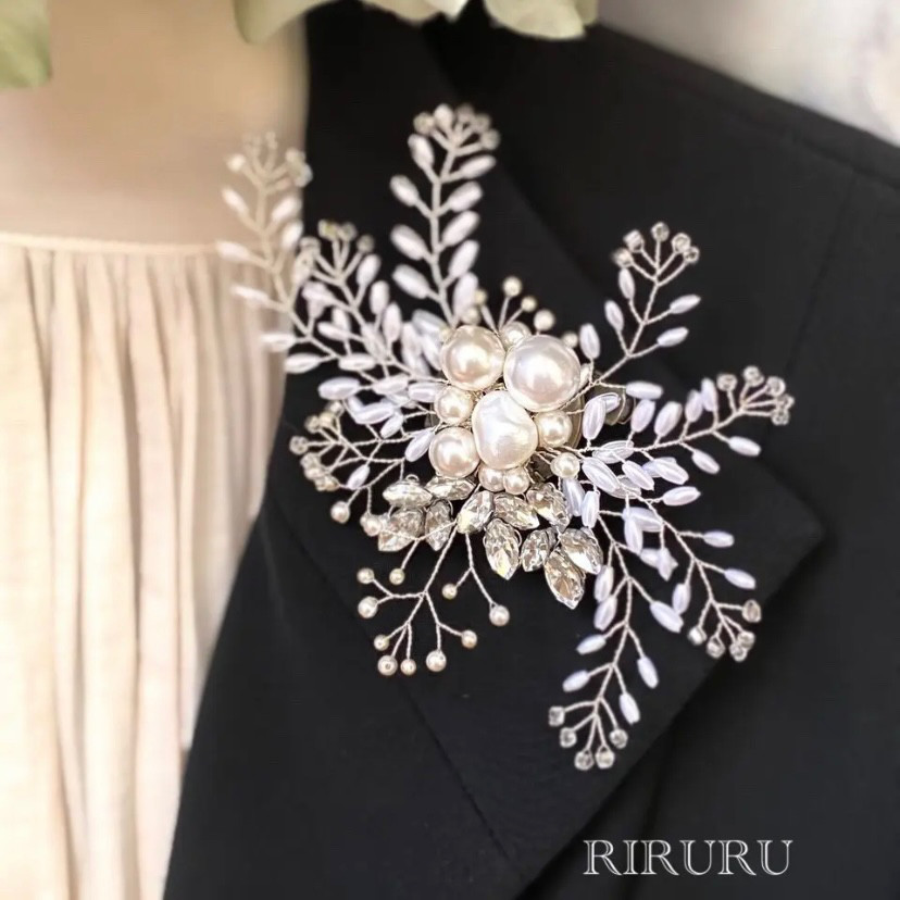 パールとビジューの華やか小枝コサージュ(L)シルバー〈受注制作〉入学式　フォーマル