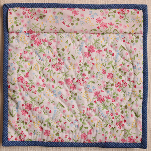 パッチワークタペストリー　花瓶の花(チューリップ) パッチワークタペストリー花瓶の花(チューリップ)