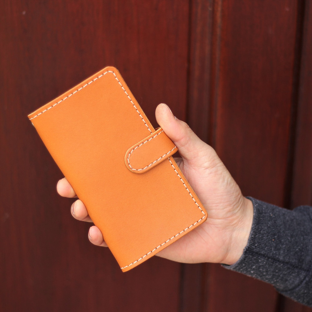 本革iPhoneカバー｜機種選択式のモバイルケース【革６色】・12色の刺繍＆糸カスタム無料・名入れ有料・sb15