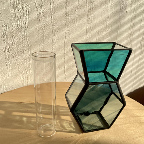 ステンドグラス✨花瓶✨ ステンドグラス一輪挿し/ピンク」花器 花瓶 | iichi 日々の