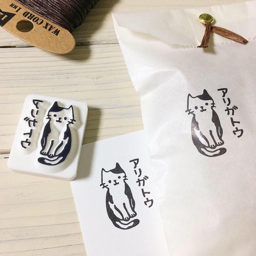 お礼に添えて可愛い❤︎きちんとお座り猫さんの＊アリガトウ＊消しゴム