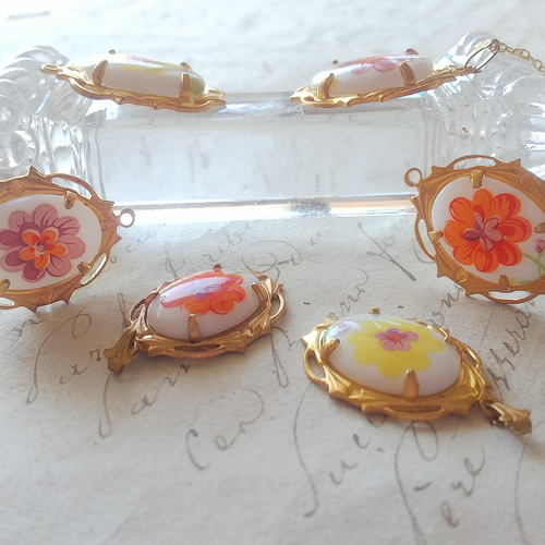 ヴィンテージジュエリーデザイナColleenTolandフラワーネックレス美品 レトロ カラー ストーン フラワー ネックレス – GOLDY Onlinestore