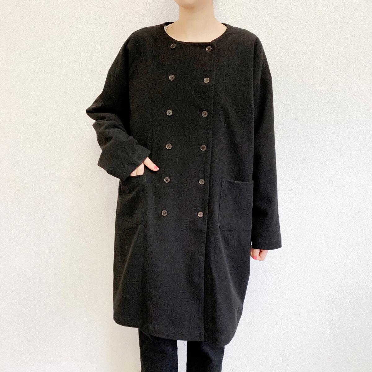 en-en　ダブルボタンコート・ブラック。ポリエステル×綿（裏地付き）