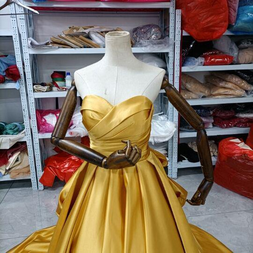 マスタードイエローカラードレス ウエディング ベアトップ 取り外し  