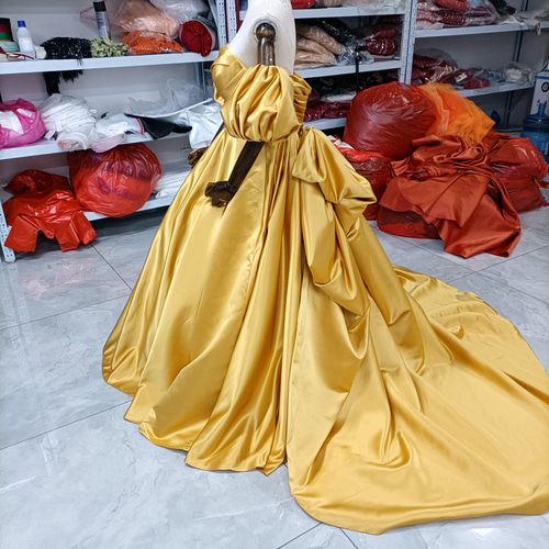 マスタードイエローカラードレス ウエディング ベアトップ 取り外し  