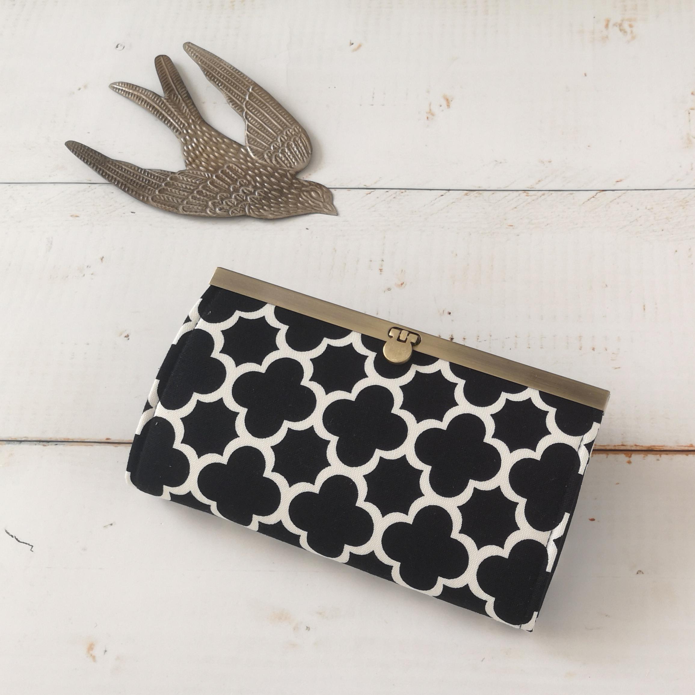 ブラックモロッカン柄 長財布  がま口