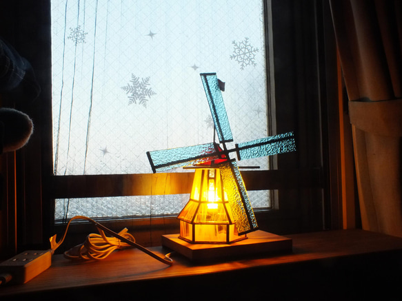 セピア色のオランダ風車；ステンドグラス製のＬＥＤランプ　手作りです。 6枚目の画像