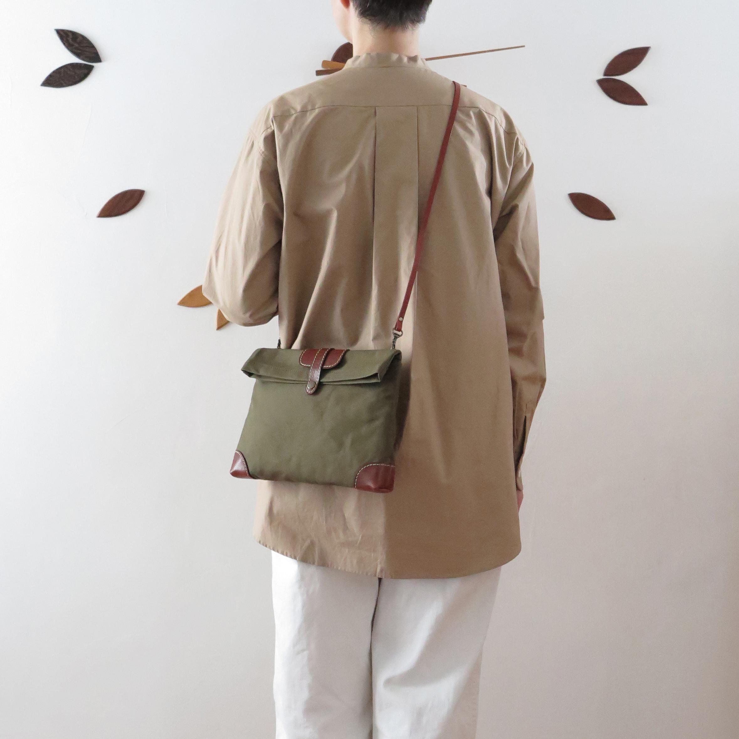 Paraffin canvas  pochette 「advantage」KHAKI