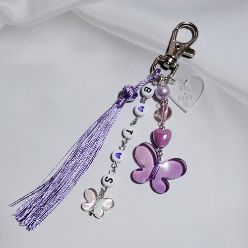 タッセルキーホルダー⭐️⭐️ハンドメイド タッセルキーホルダー♡【BTS】 キーホルダー pochicoro 通販 13481748