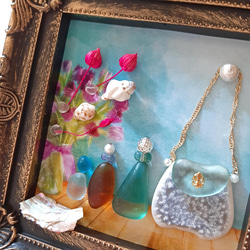 〈ハンドバックと香水瓶〉シーグラスアート 3枚目の画像