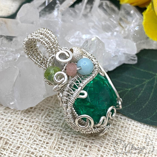 トルコ製 925silver 天然石 ペンダントトップ（エメラルド 亀） Silver999】エメラルドのペンダントトップ【ワイヤーアクセサリー