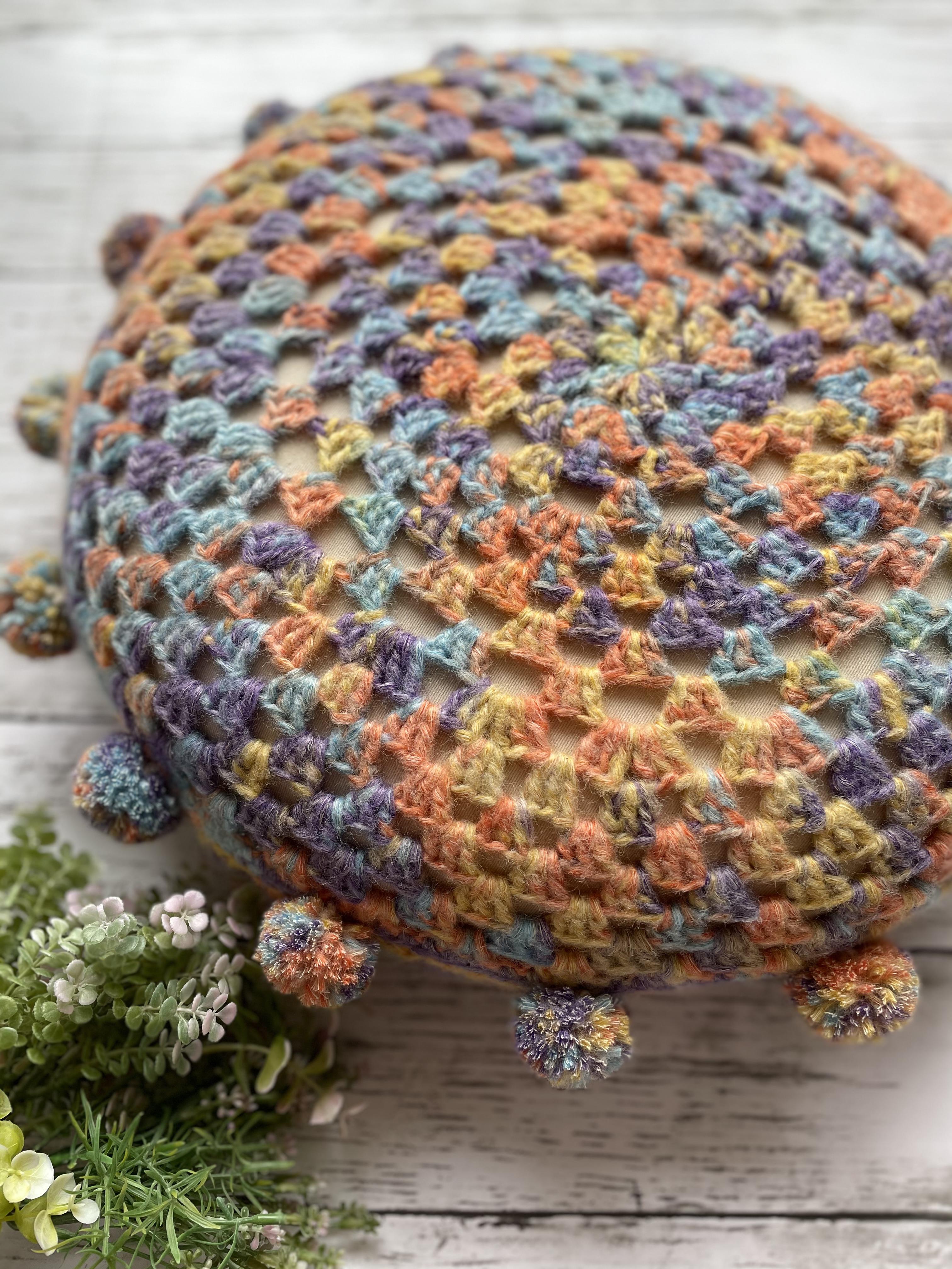 鍵編み　丸型　クッション　直径約47cm NO.24