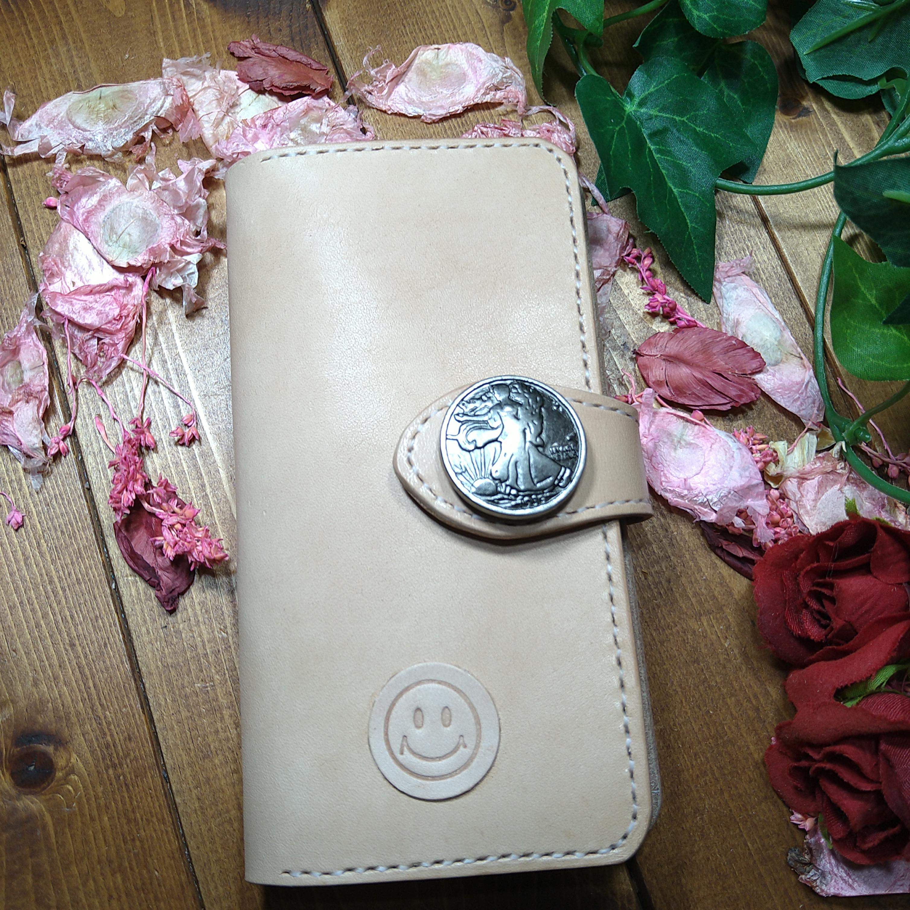 栃木レザーヌメ革スマホケース　マグネット式 Wポケット　本革miniワッペン付き各機種対応