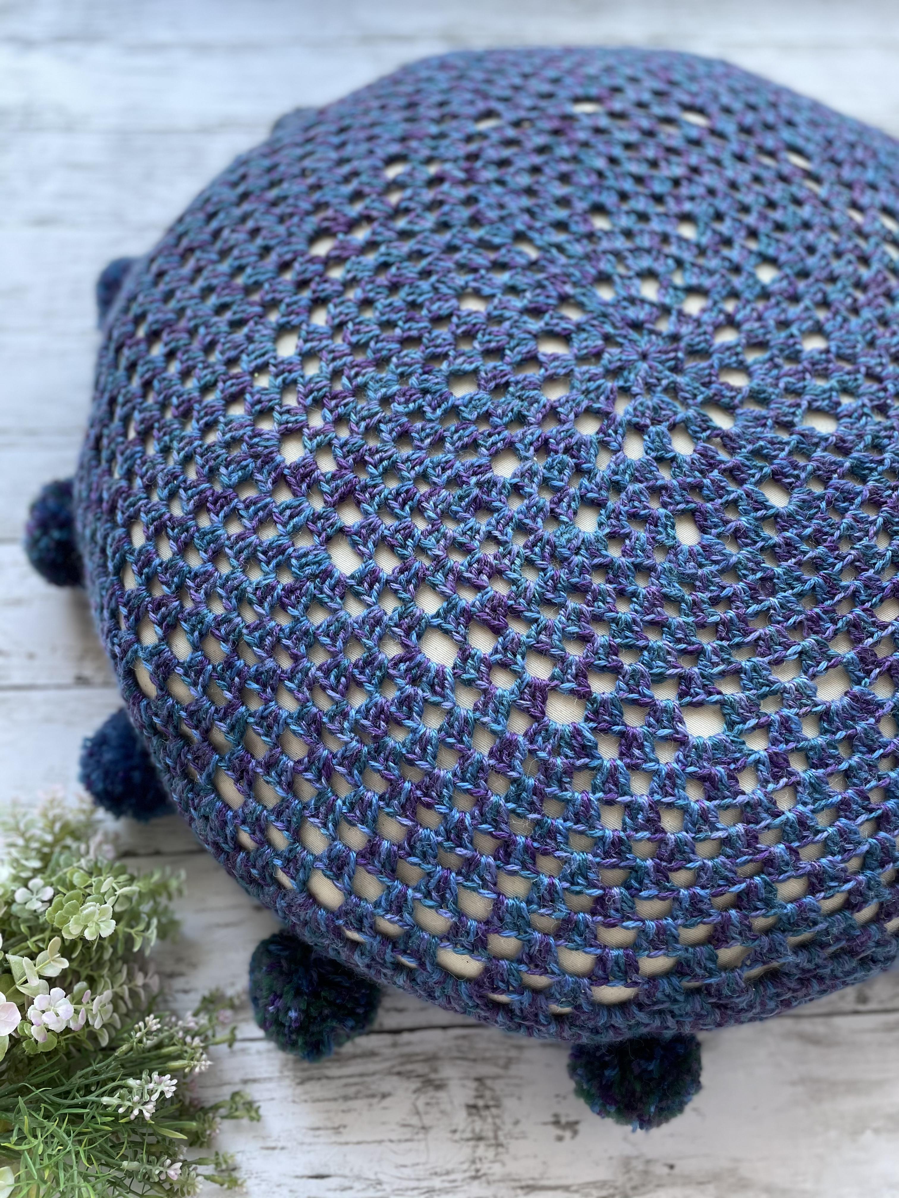 鍵編み　丸型　クッション　直径約63cm NO.36